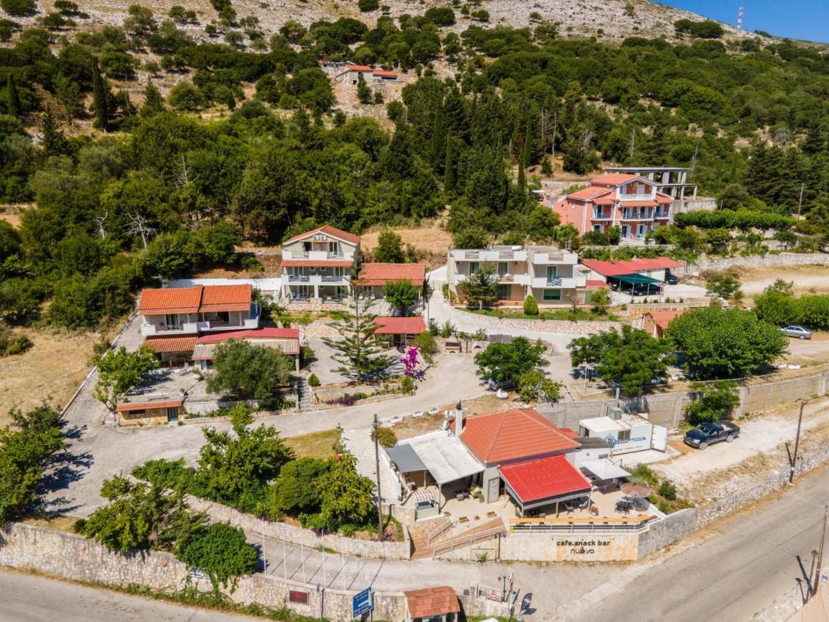 Minas Apartments Divarata Eksteriør bilde
