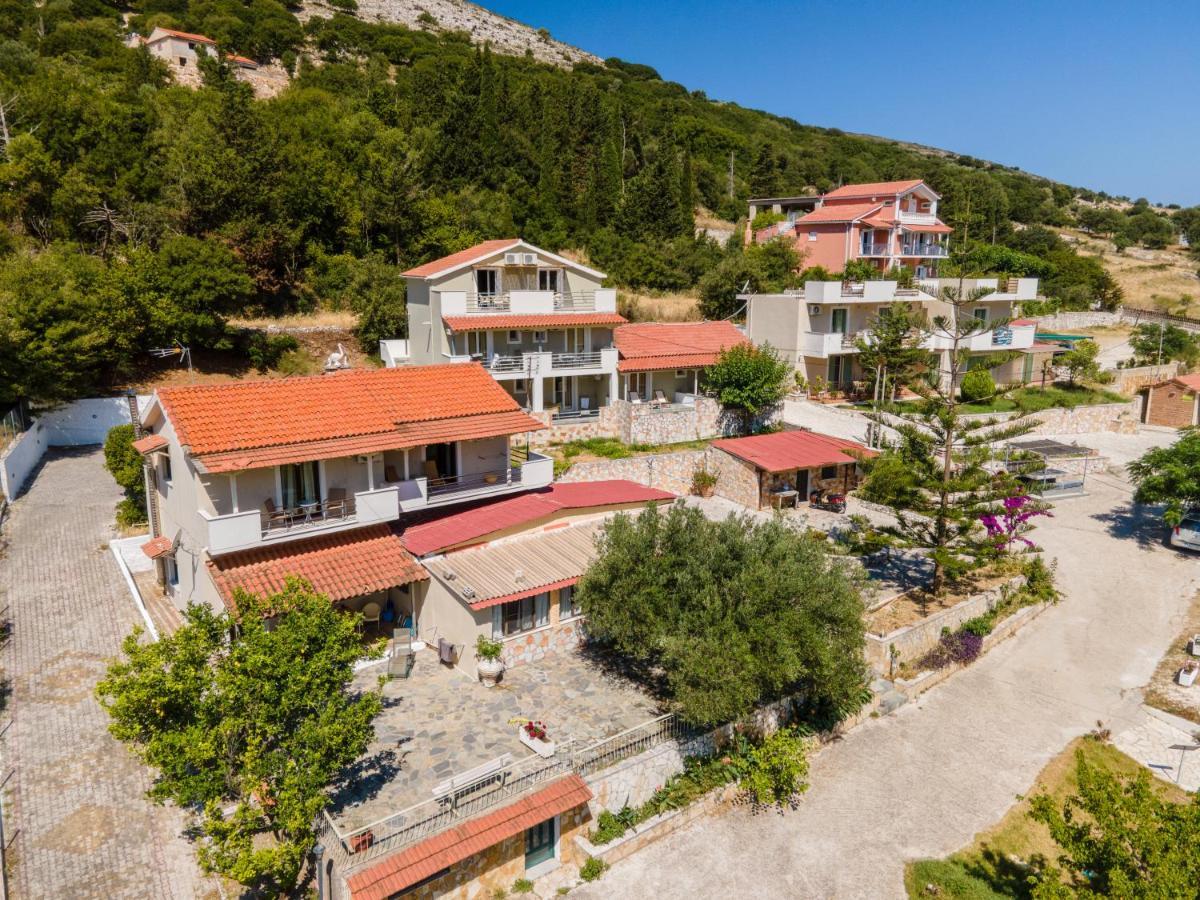 Minas Apartments Divarata Eksteriør bilde